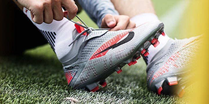 laceless phantom football boots