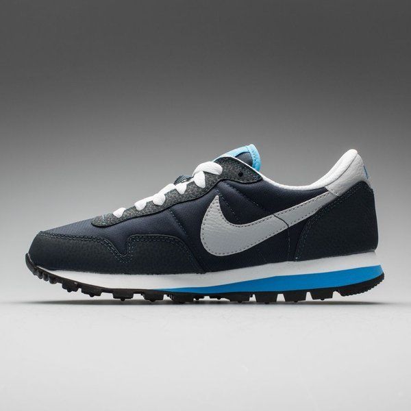 Nike metro plus store