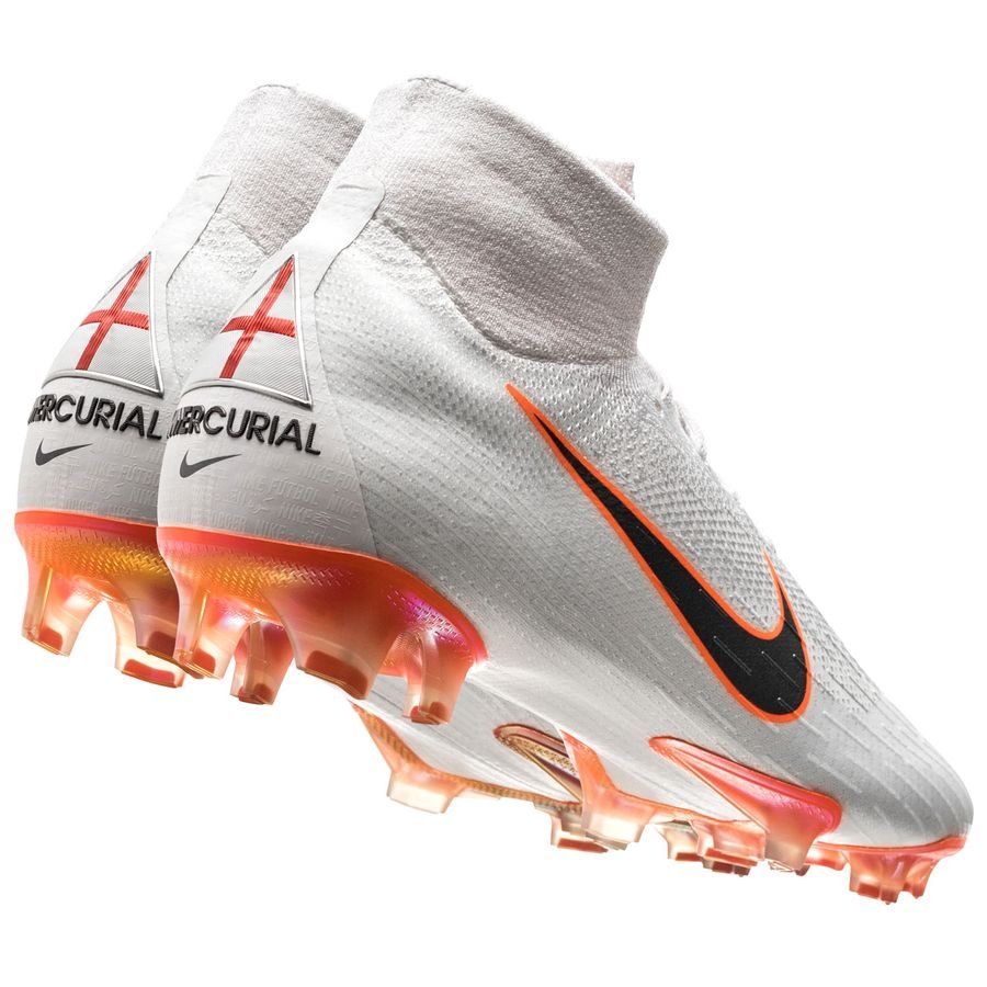 Nike Mercurial Superfly 6 Elite Firm Ground Football Boots.