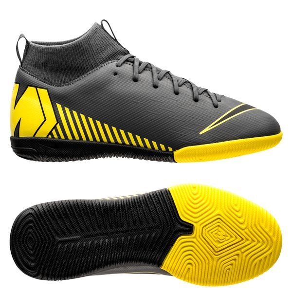 Nike mercurial superfly 6 club mg voetbalschoenen zwart.