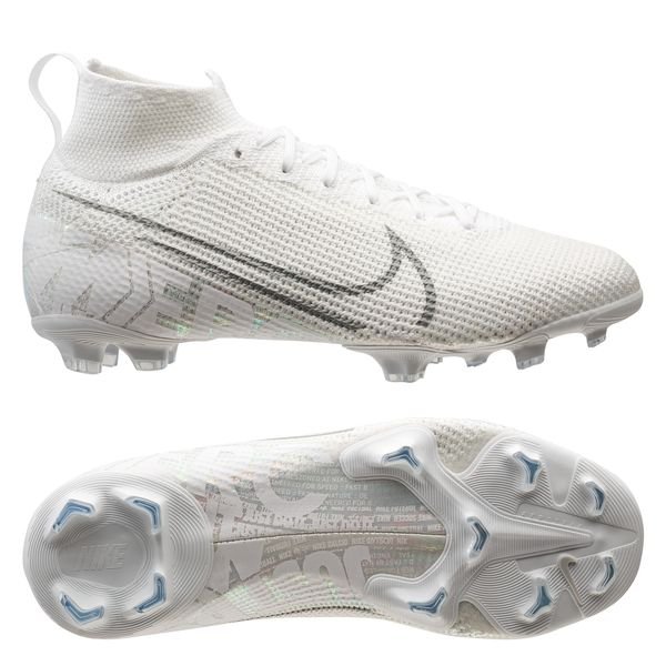 nike nuovo white football boots