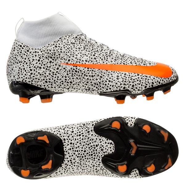 safari football boots