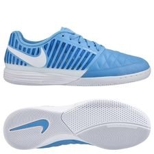Futsal shoes - Buy Futsal shoes online at Unisport