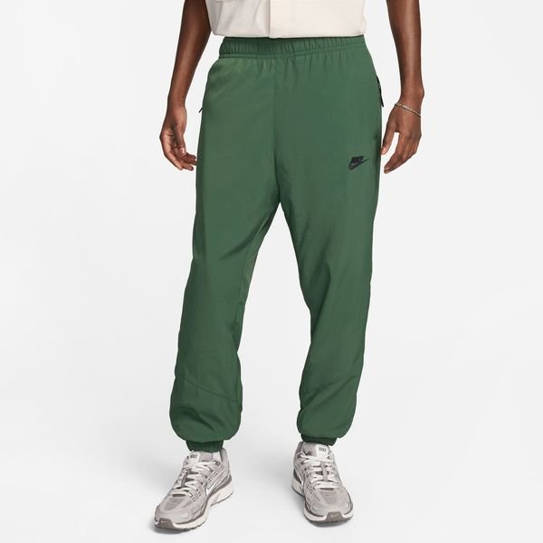 Nike Sweatpants Windrunner Woven - Green/Black | www.unisportstore.com