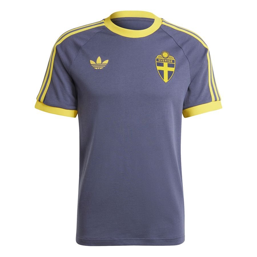 Bilde av Sverige T-skjorte Og 3-stripes - Navy/gul - Adidas, Størrelse ['medium']
